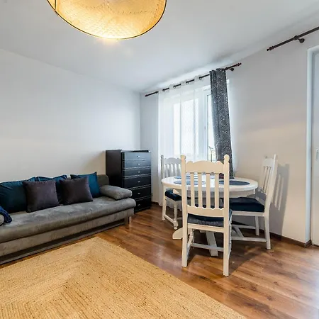Stary Browar Comfort Apartment By Bookinghost * 포즈난